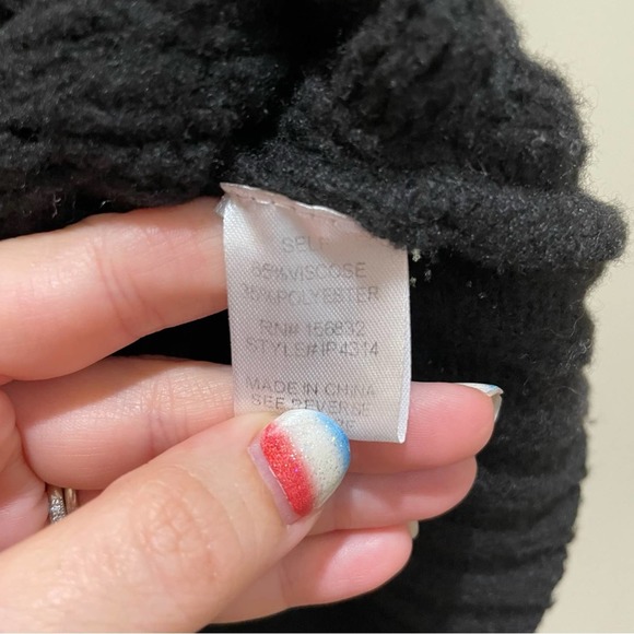 Bibi Off the shoulder sweater black size small - Picture 5 of 5